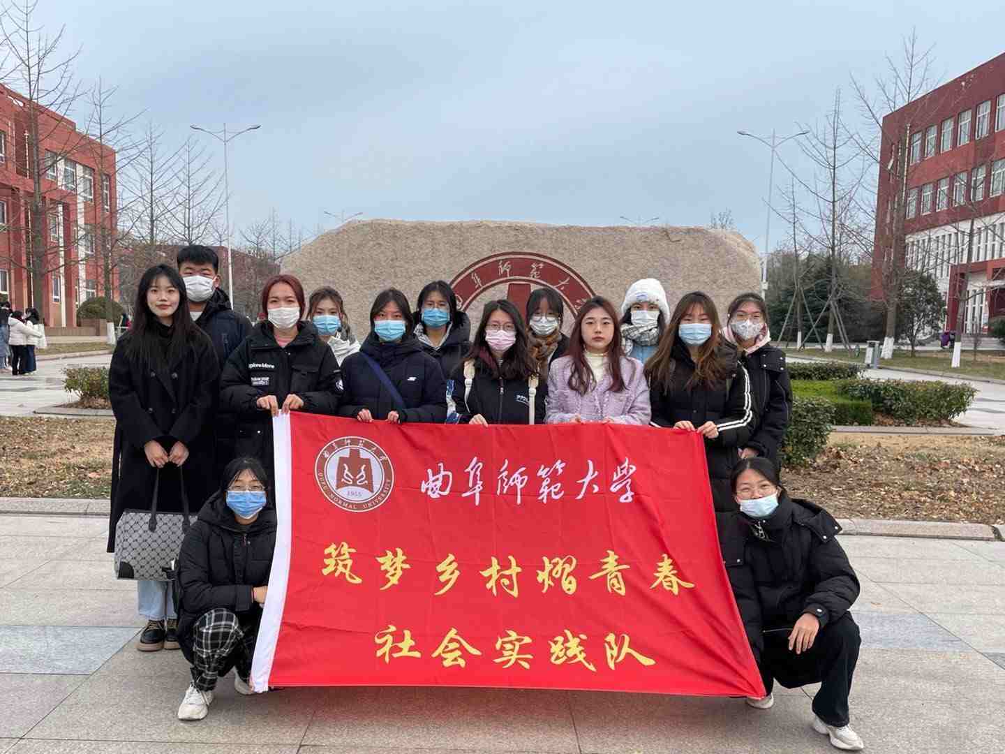 �۽�������ɫ�Ļ� ̽���l�徰�^�lչ