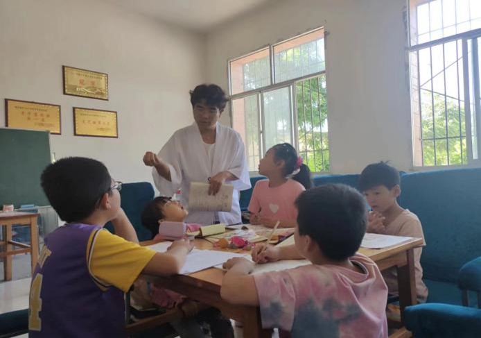 ���ƞ�P�����(��i)��ɫ��׷����ˮ�������m��