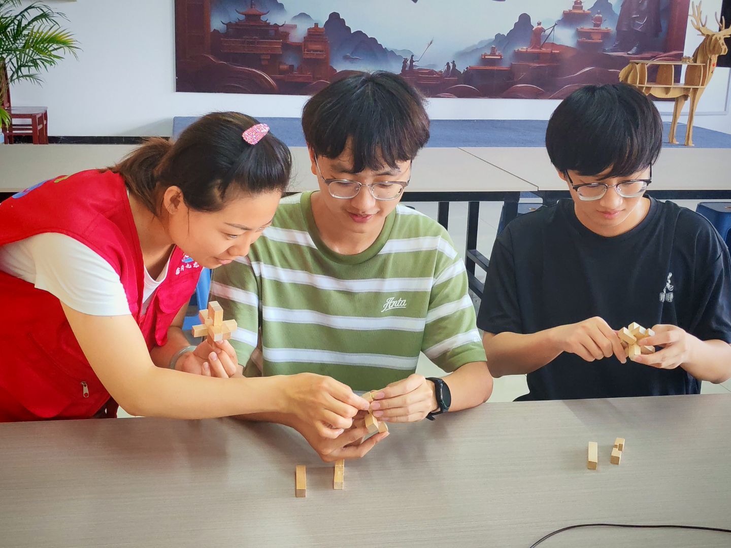 ����֧�̈F(tu��n)���f�(du��)���Ռ�(sh��)�`��Ӱ --���z�n�����ǻ������g���^�w����