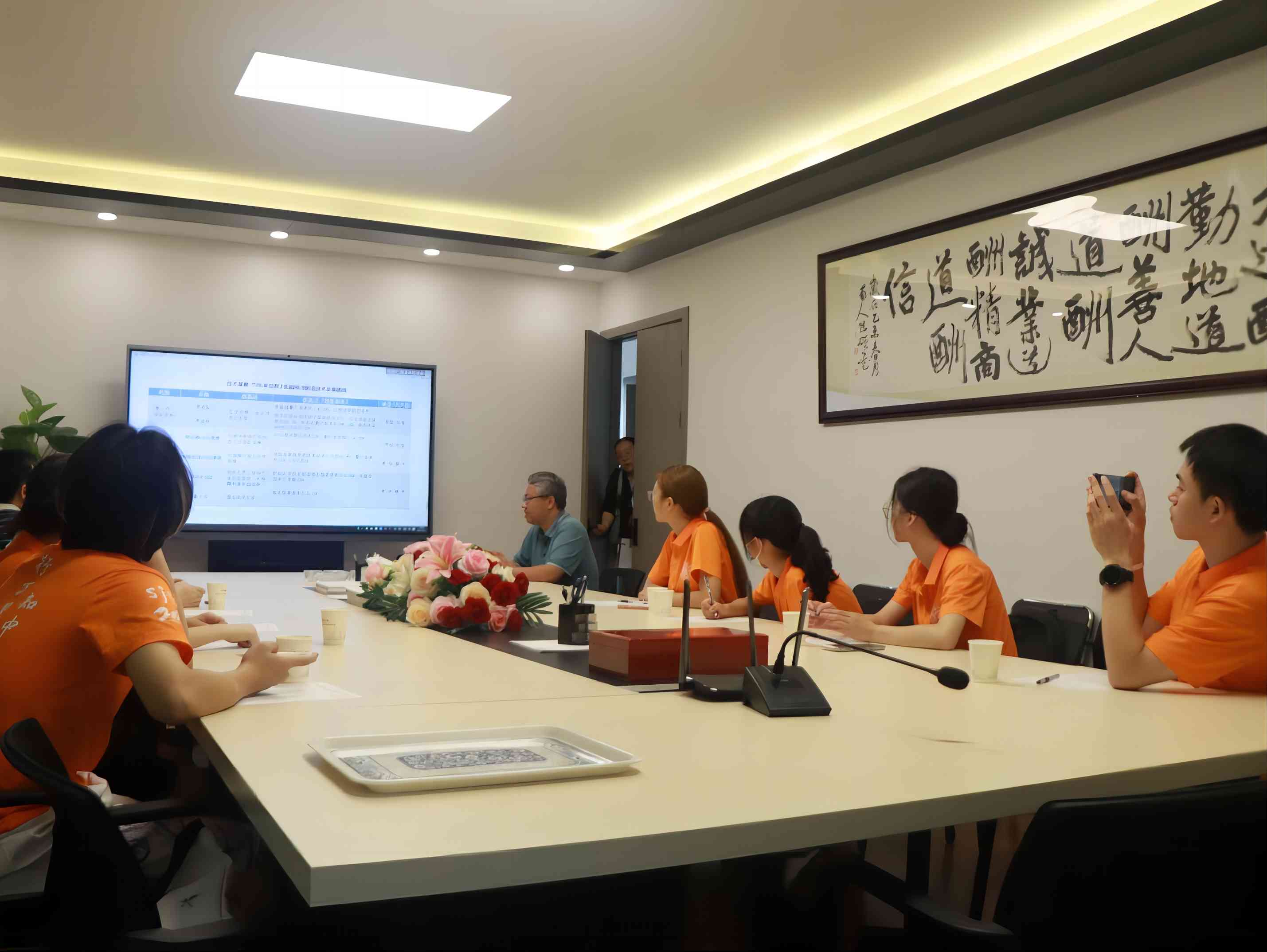 ɽ�ǡ�̼���U���Gɫ�x���ܡ� �����Ϻ���ͨ��W��