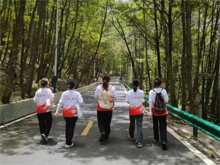 ���M��ʿ��@������tɫ����