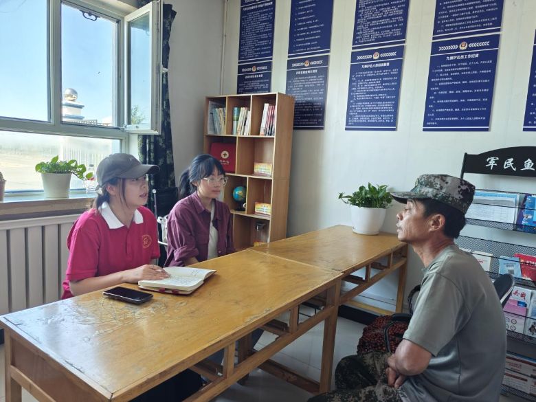 �r����Ӣ�ۣ�߅���T���A��