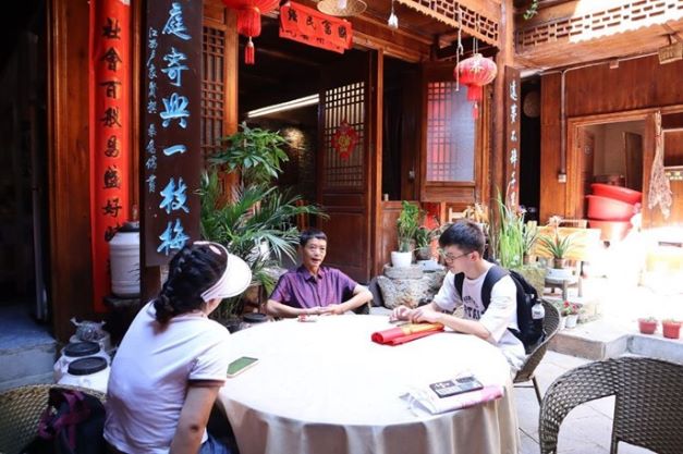 �����f�ݹ���YԴ���ώ��W��̽����ɫ�����ں�