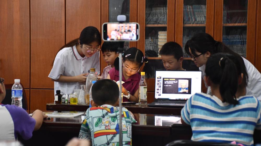 �����WԺ��퍂����ǻ����`�F�������л����(zh��n)�����l(xi��ng)�o��