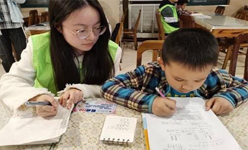 ���������������M��