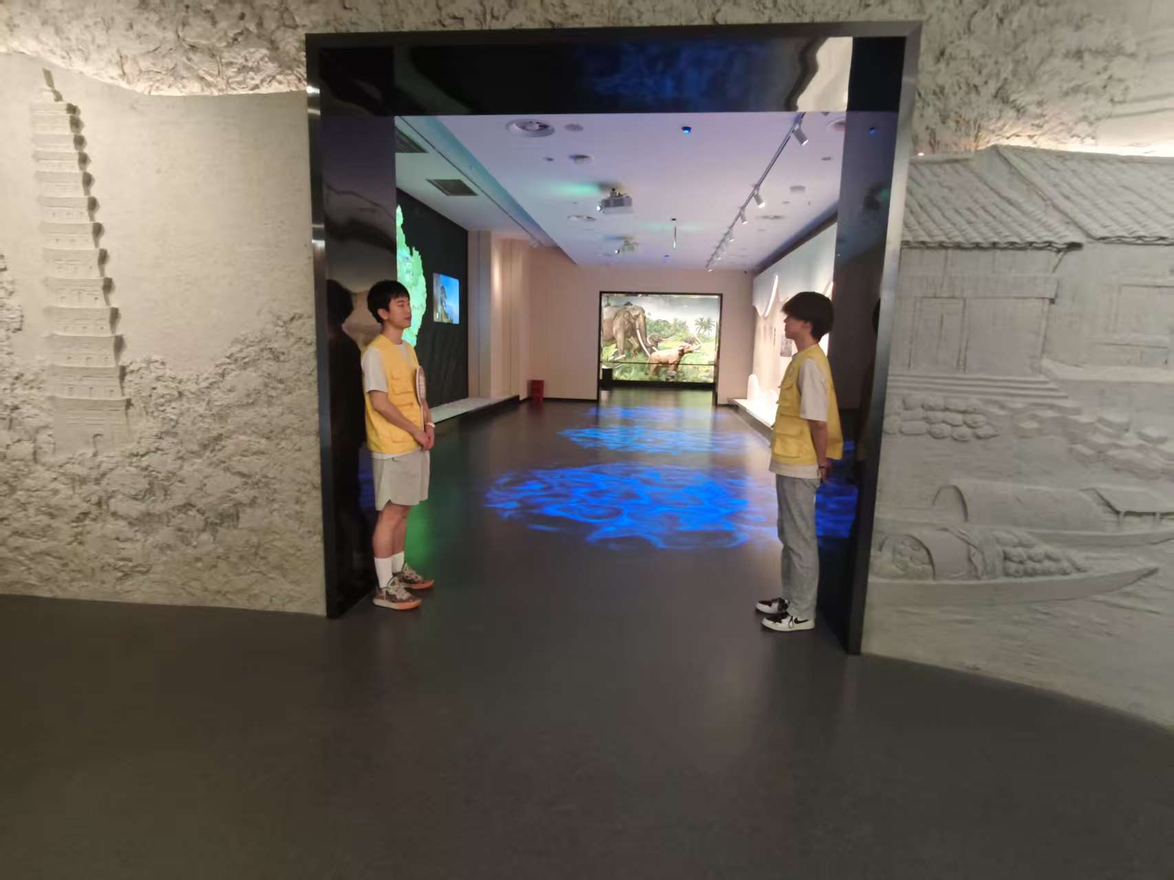 �ഺ־Ը�У��Ļ������С�������ʯ�ʹ�W늚���Ϣ�WԺ�ϳ�У�^�����¡�����������`꠸��ϳ�