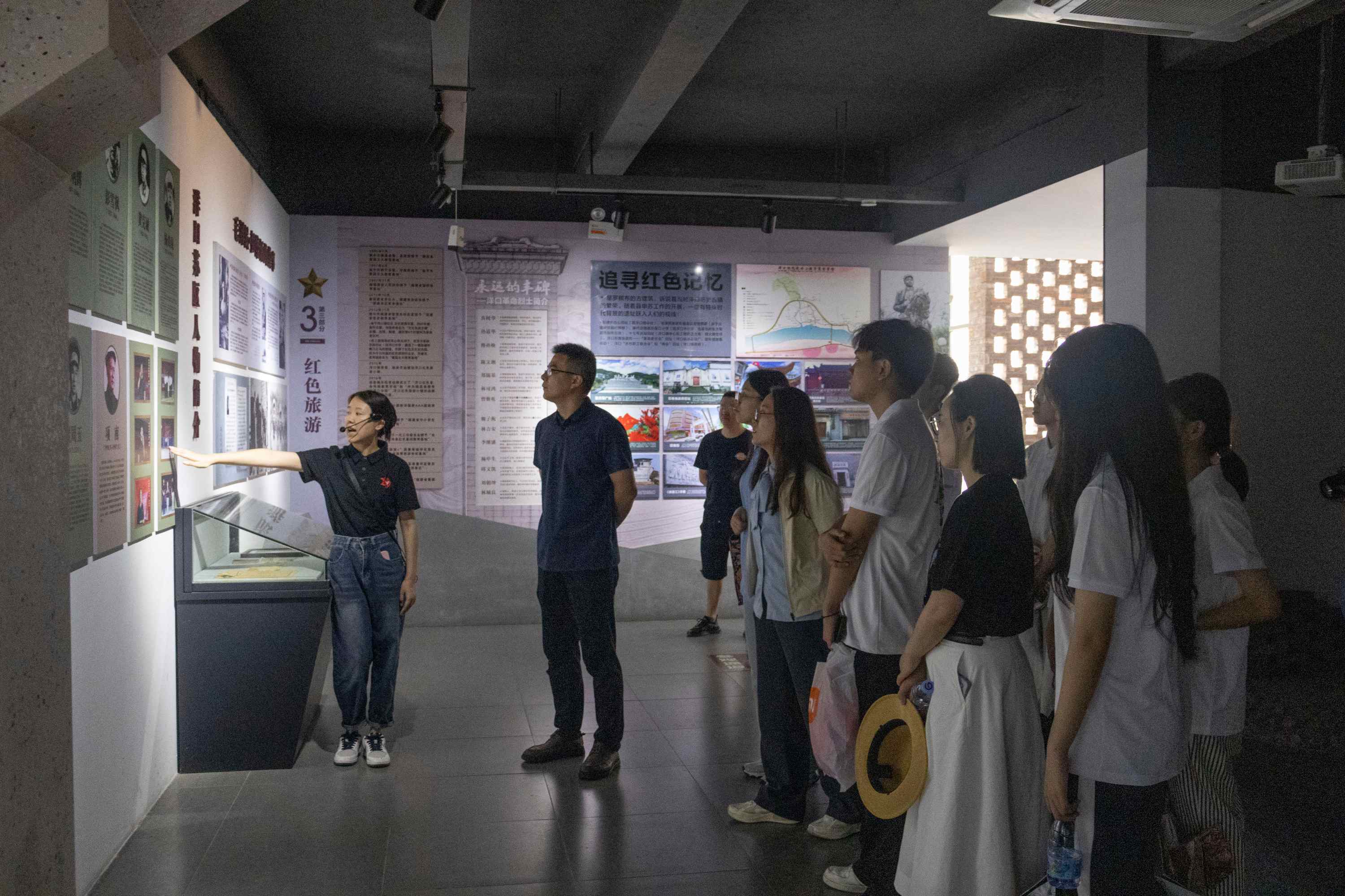 ׷���tɫ���E ���������������������������ƌW�Ӹ�혲�����_չ�tɫ�Ļ��{�Ќ��`