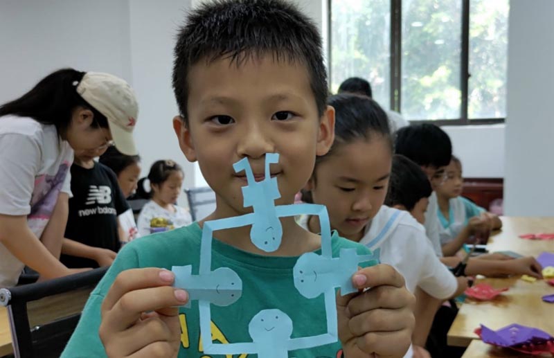 �Ϻ��W���M��^���P��������ͯ������һ��ͬ��