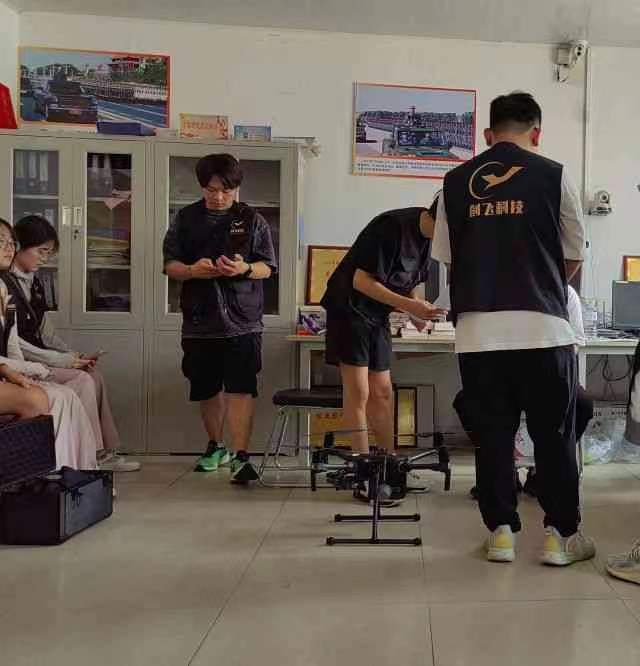 ɽ�|������W�����w�Ƽ������`�F�_չ�����r�����µġ���Ұ���{�顱