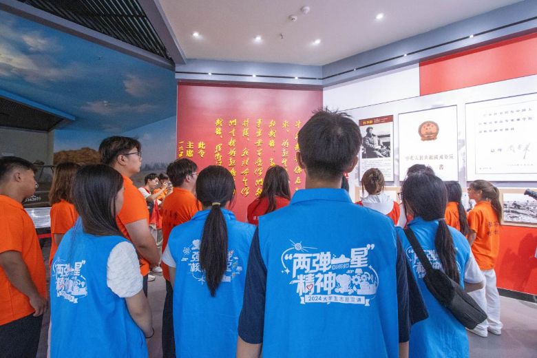 ���С��ɏ�һ�ǡ����� ��ȡ�^������