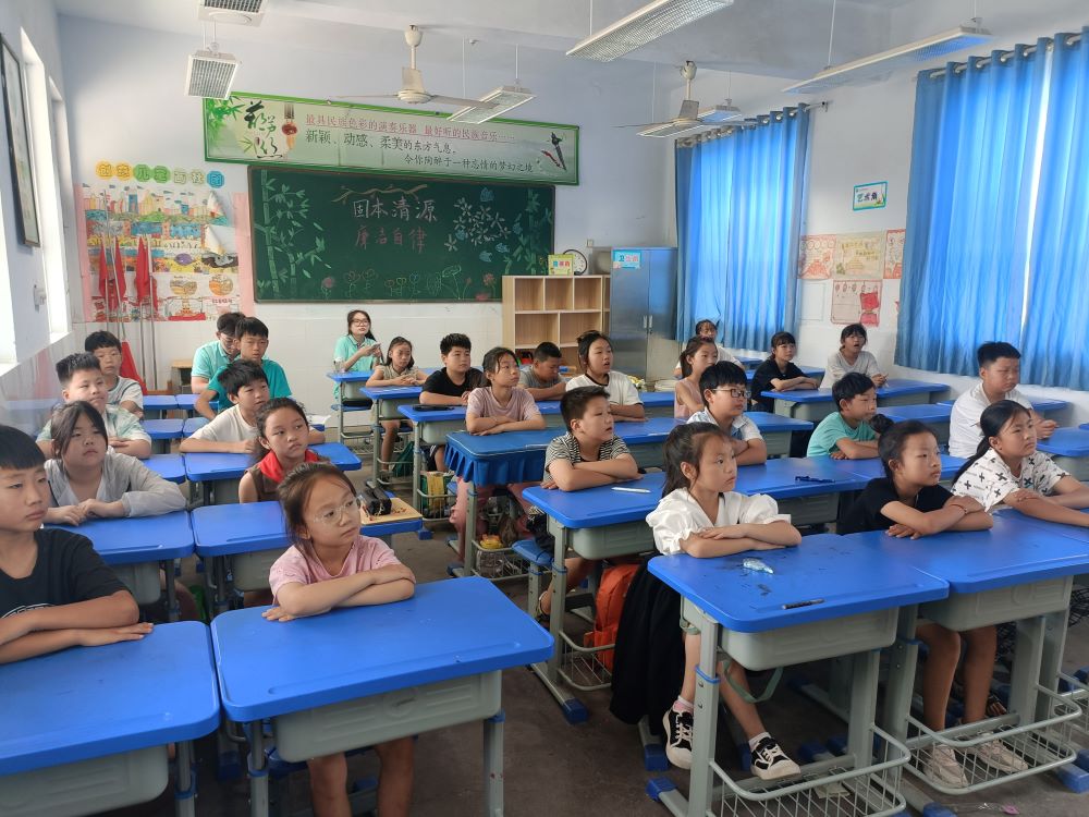 ���(y��ng)�����W(xu��)Ժ�ČW(xu��)Ժԥ���l(xi��ng)�����d֧���(du��)�����龰��