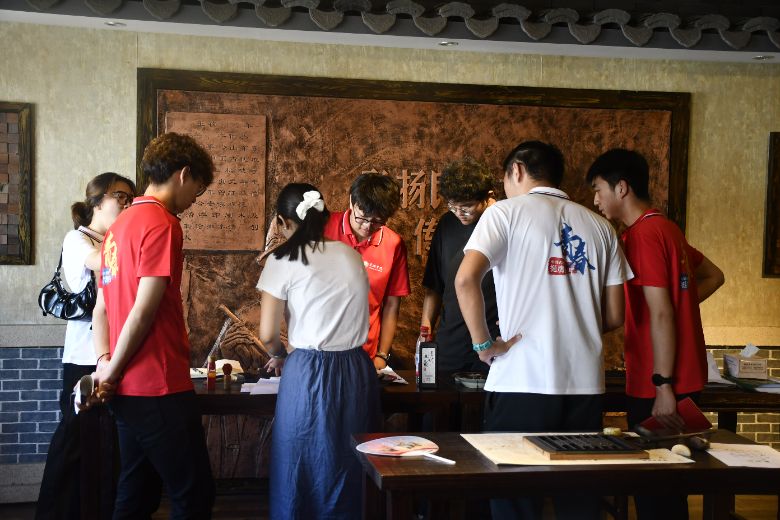 ��ľ�y�c�韟�g�|���vʷ���}�� ��������ӳ�䡤���캵³����W(xu��)Ժ��(j��ng)���c���W(xu��)�W(xu��)Ժ��������캵�