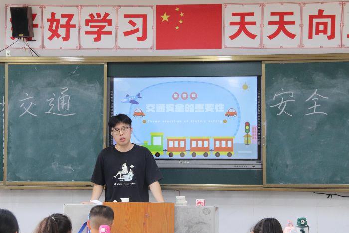 ���ώ�����W(xu��)����Ժ�����놢�䣬���Lɏ�ء���(sh��)�`�F(tu��n)�_չ��ͨ�������