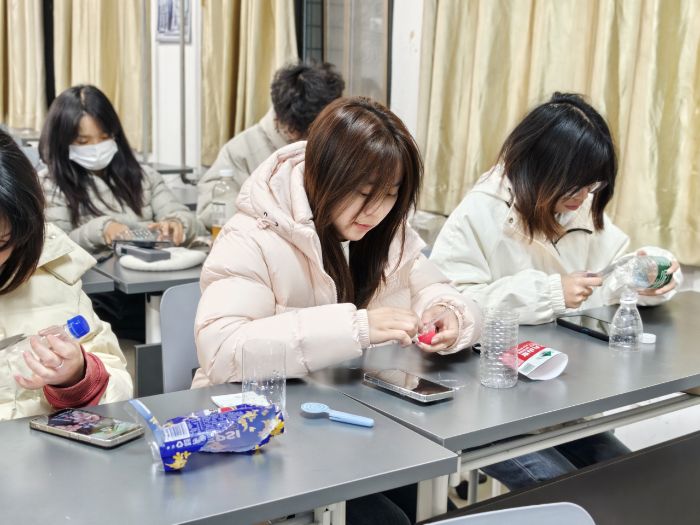 �A��ˮ��ˮ늴�W�˾ӿƌW�c�OӋ�WԺ�e�k�������ڃ��L�У��������sУ�@�����}�F�ջ��