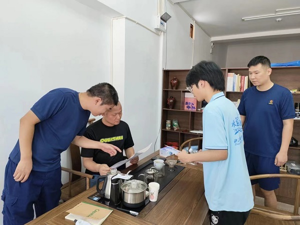 ���{��𡱌��`��_չ��ÿ��9�ա�������ȫ���}��