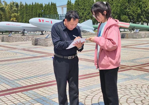 �K�ݿƼ���W(xu��)�tɫ����(m��ng)С�(du��)���M(j��n)̩���{(di��o)�мtɫ�Ļ��a(ch��n)