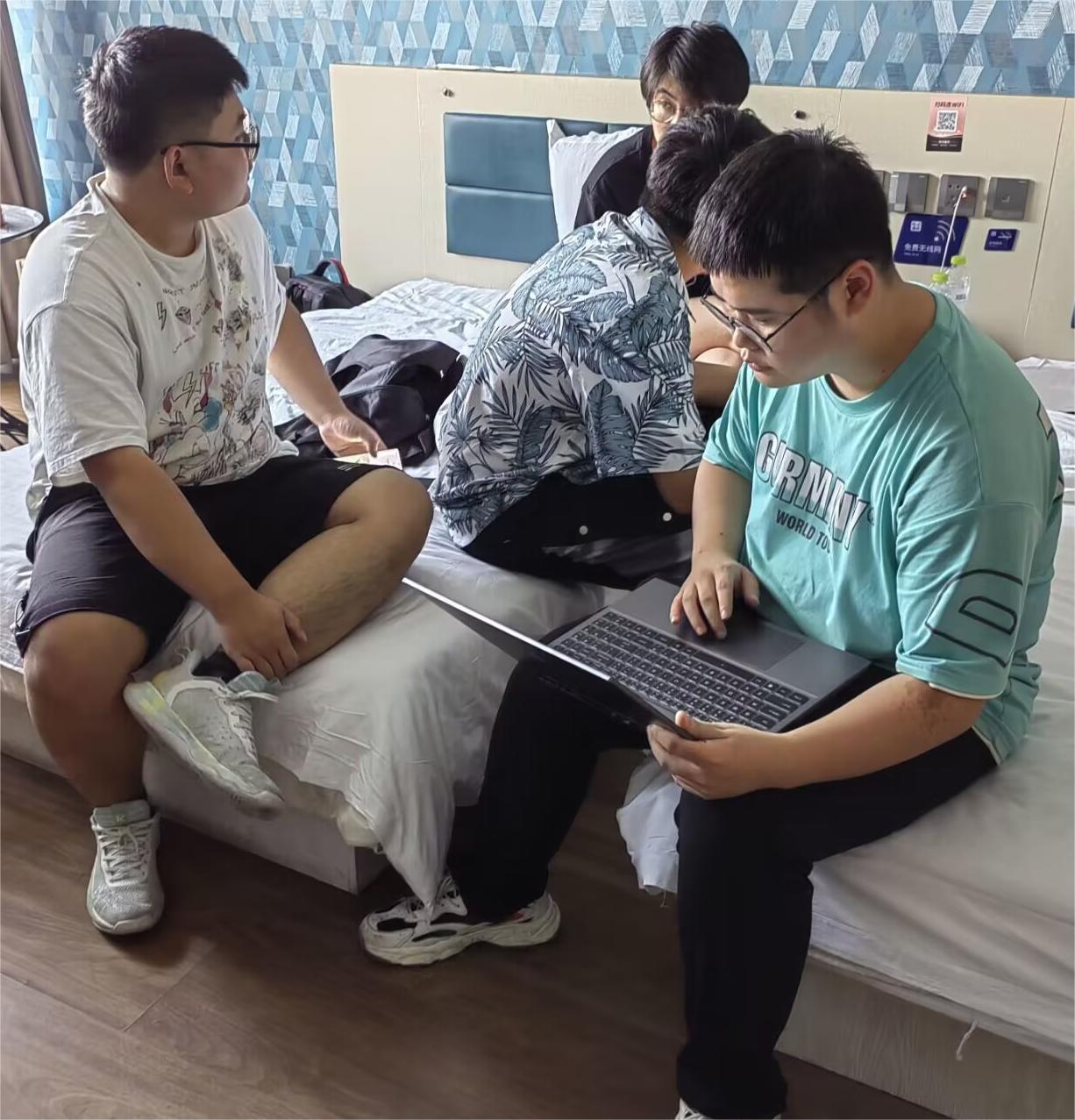 ���w�Ƽ����`�F�y�o�˙C������������ˮ�|�z�y