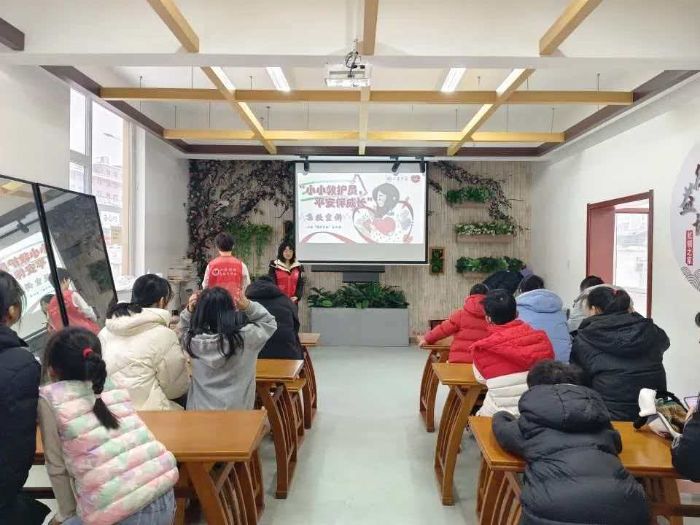 ɽ�|��W��������ɽ�������r���ȡ������F �_չ��СС���o�T��ƽ������L������֪�R���v���