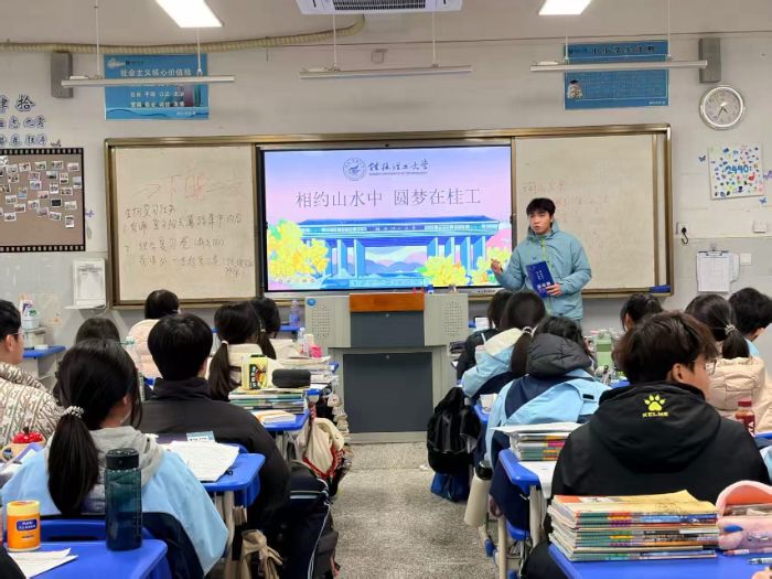 ��ϵĸУ�����􆢺�