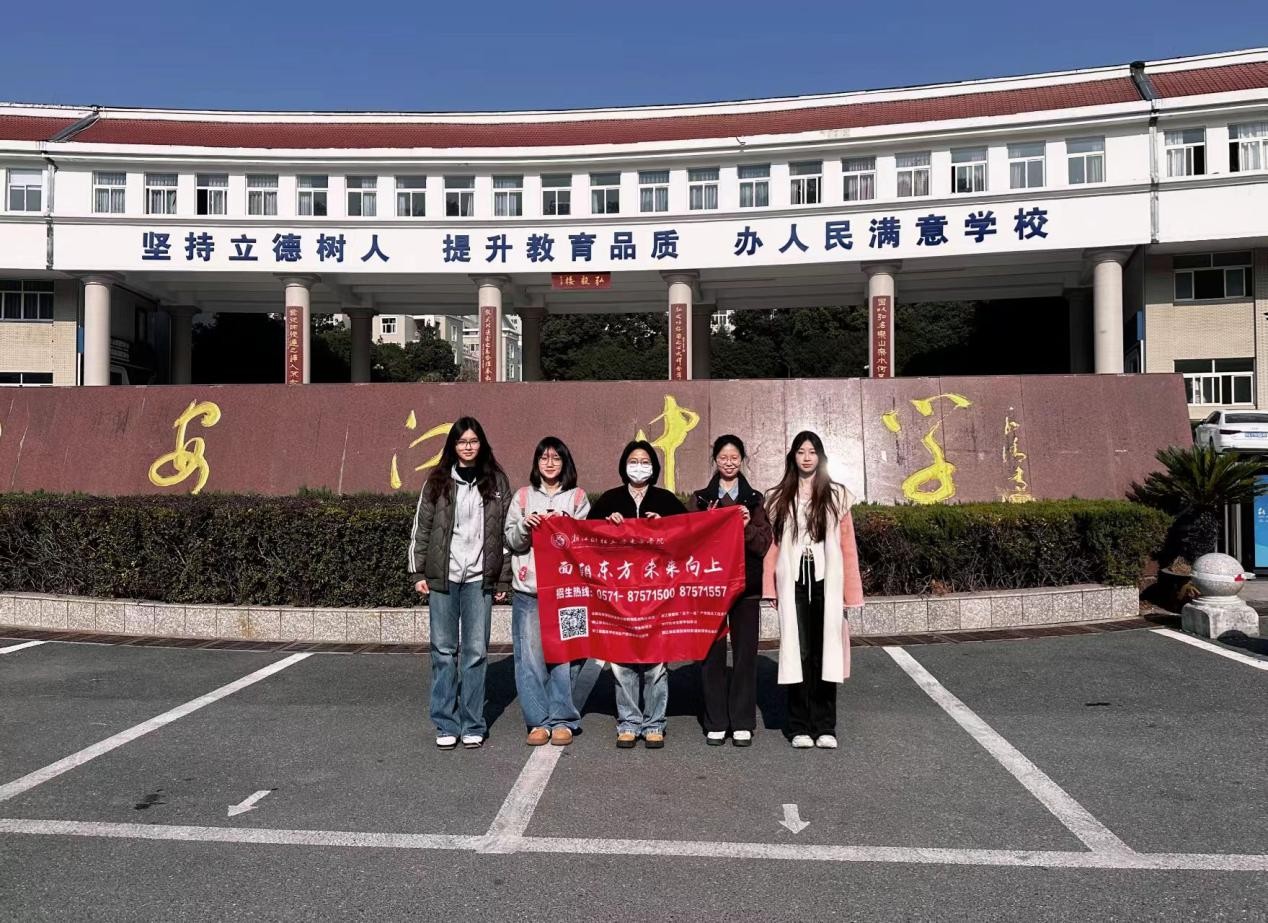 �ػ�ĸУ�f���飬�ഺ����������