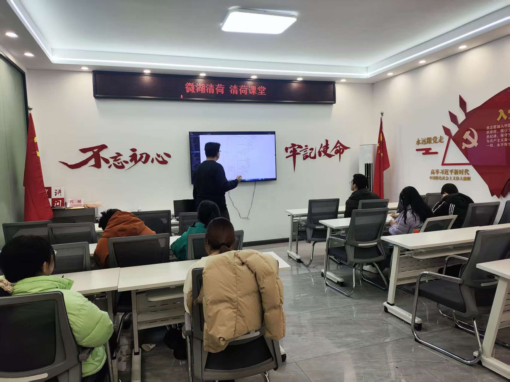 �W����·�����򣬌���`֪���h���������u��WӋ��C�ƌW���g�WԺ��΢����ɡ�������`�F�_չ���ЌW��ָ���߻��W�����