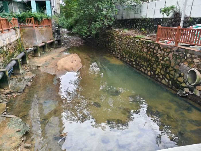 ���چ��}�ĺ�ӿ  ����Ɣz